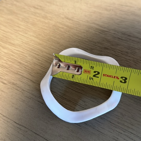 Vintage Plastic Bangle Bracelet, White, Curvy, Retro, Boho - Picture 7 of 7